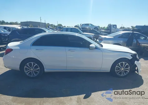 2016 Mercedes-Benz C 300 4Matic из США, поврежденный, VIN WDDWF4KB2GR136009